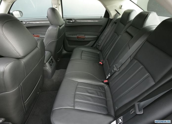 2008 Chrysler 300C UK-version - фотография 18 из 28 2008 Chrysler 300C UK-version - фотография 18 из 28
