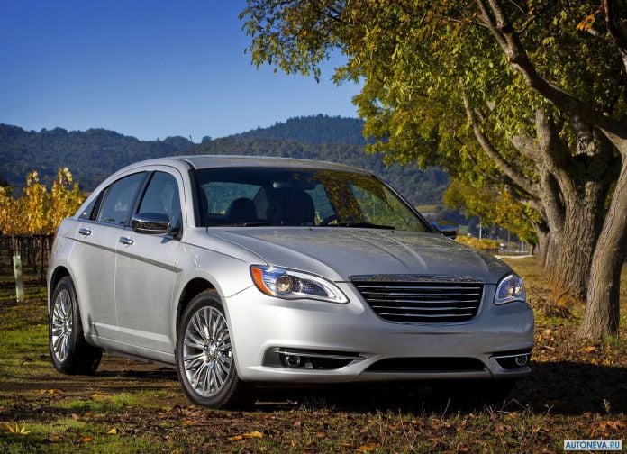 2011 Chrysler 200 - фотография 4 из 23