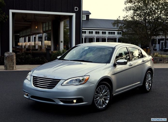 2011 Chrysler 200 - фотография 7 из 23