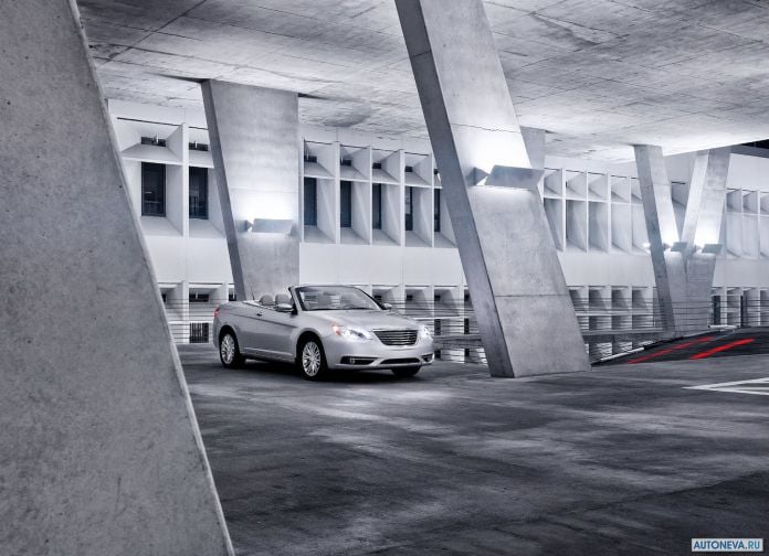 2011 Chrysler 200 Convertible - фотография 7 из 27