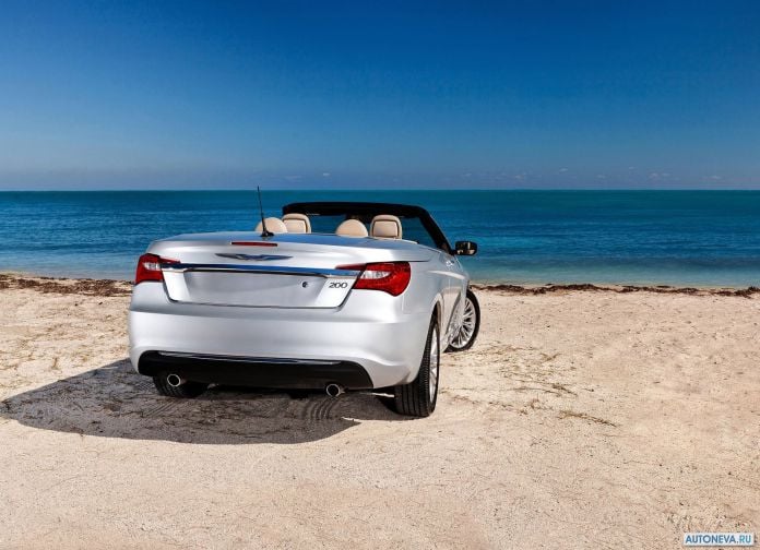 2011 Chrysler 200 Convertible - фотография 13 из 27