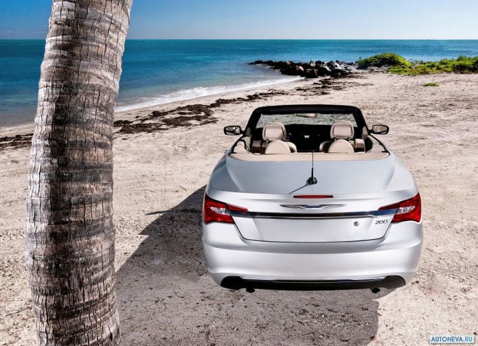 2011 Chrysler 200 Convertible - фотография 17 из 27