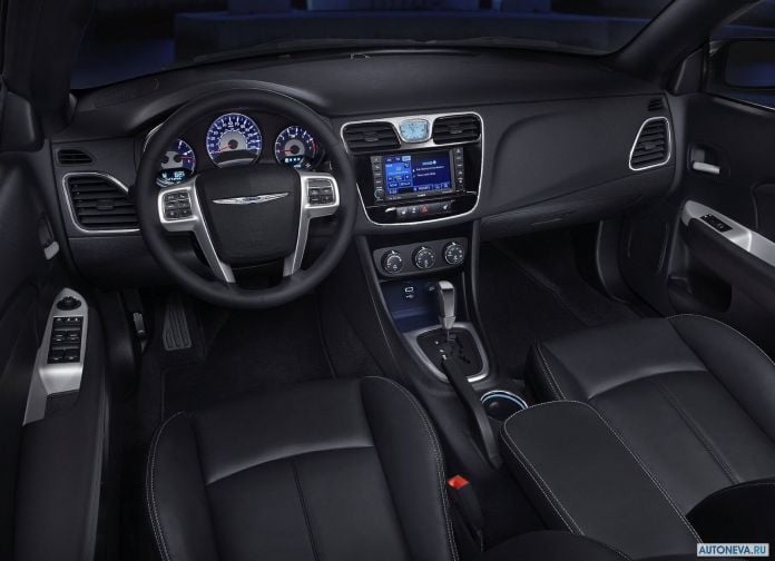 2011 Chrysler 200 Convertible - фотография 21 из 27