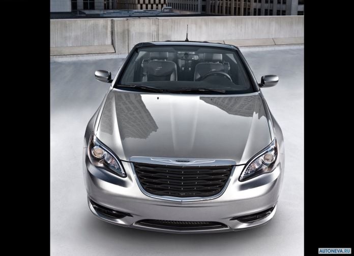 2011 Chrysler 200 S - фотография 8 из 8