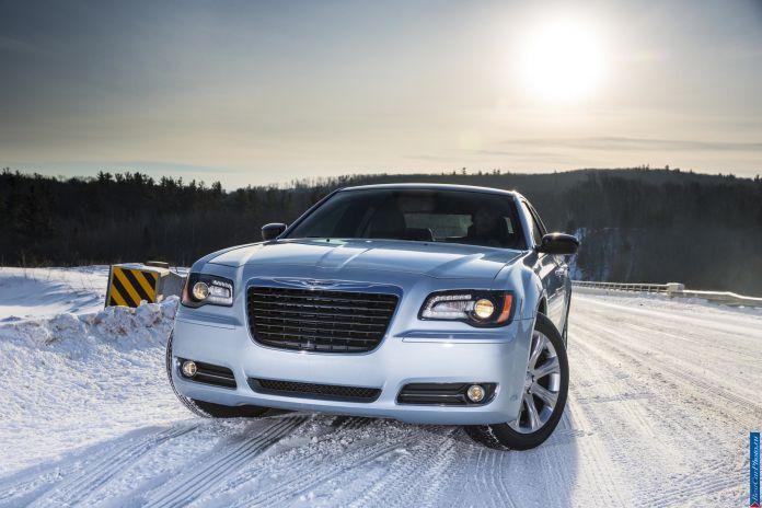 2013 Chrysler 300 Glacier - фотография 4 из 27