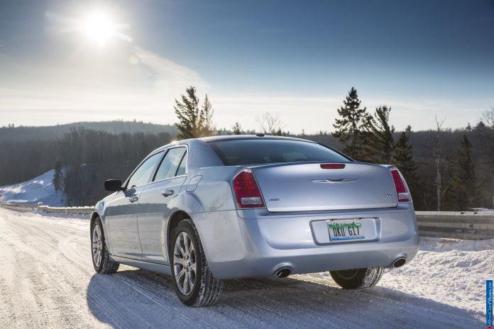 2013 Chrysler 300 Glacier - фотография 5 из 27