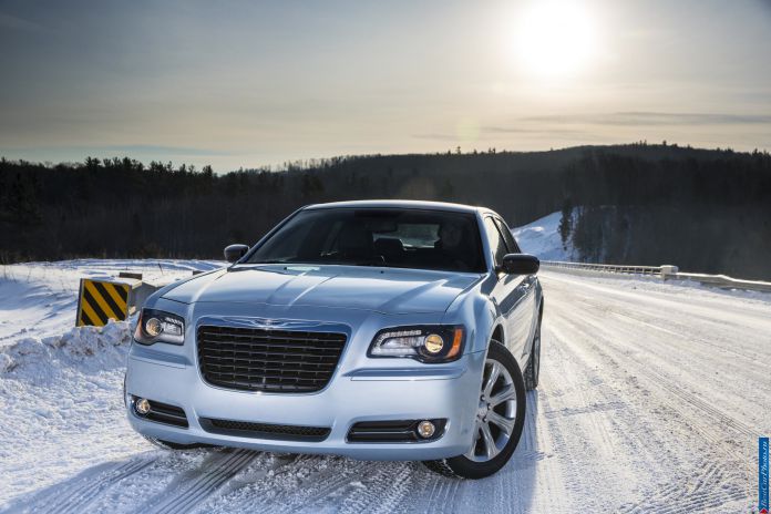 2013 Chrysler 300 Glacier - фотография 16 из 27 2013 Chrysler 300 Glacier - фотография 16 из 27