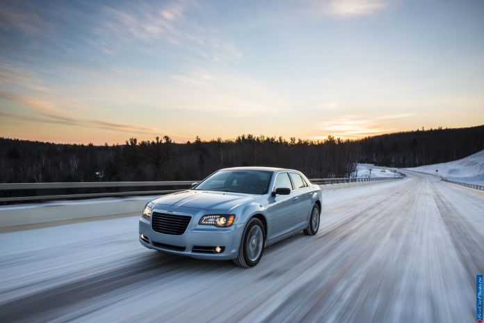 2013 Chrysler 300 Glacier - фотография 20 из 27 2013 Chrysler 300 Glacier - фотография 20 из 27
