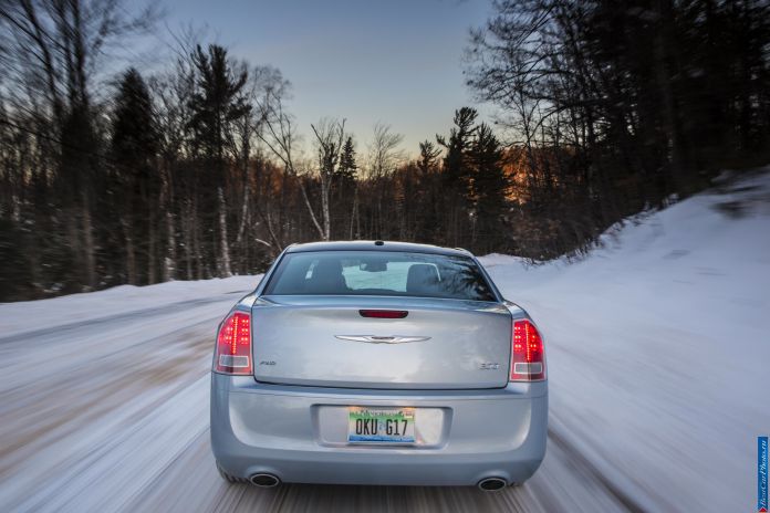 2013 Chrysler 300 Glacier - фотография 24 из 27 2013 Chrysler 300 Glacier - фотография 24 из 27