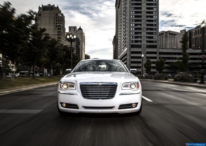 2013 Chrysler 300 Motown Edition - фотография 9 из 19
