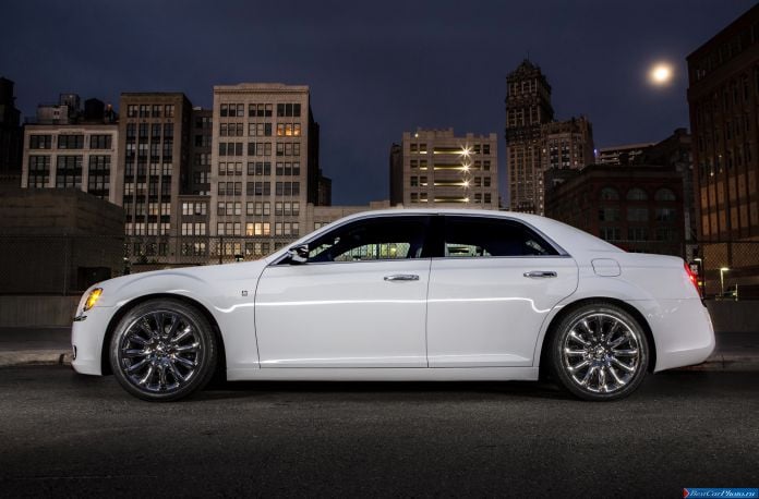 2013 Chrysler 300 Motown Edition - фотография 10 из 19