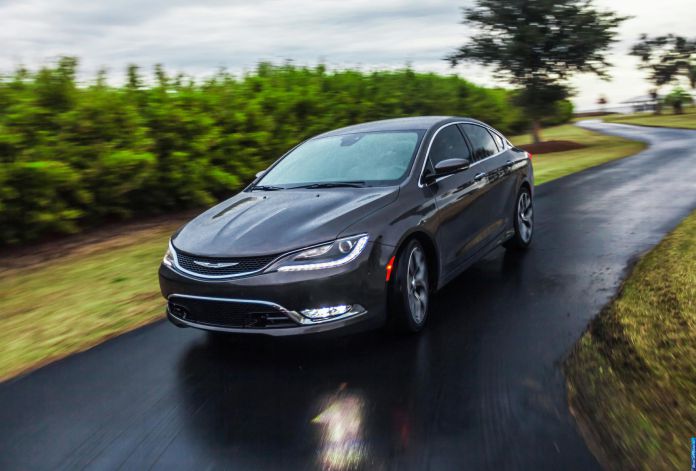 2015 Chrysler 200 - фотография 2 из 129