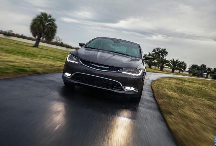 2015 Chrysler 200 - фотография 3 из 129