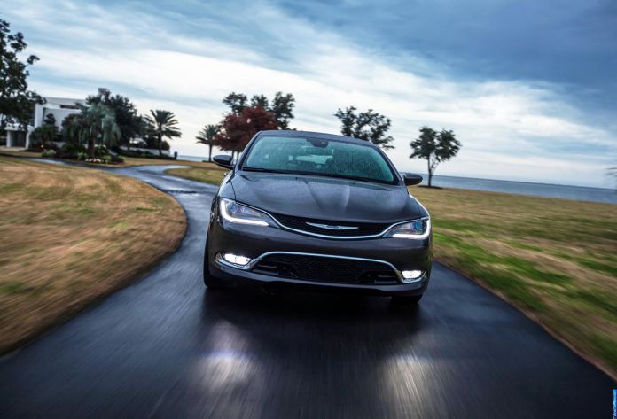 2015 Chrysler 200 - фотография 4 из 129