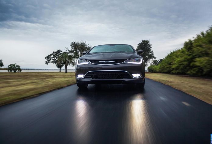 2015 Chrysler 200 - фотография 5 из 129