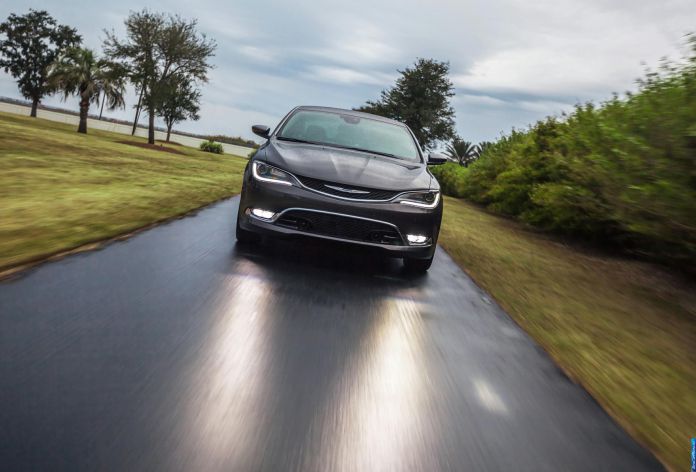 2015 Chrysler 200 - фотография 6 из 129