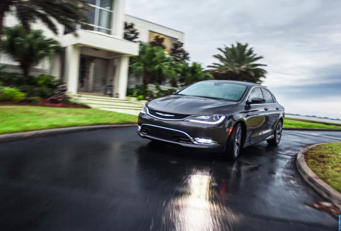 2015 Chrysler 200 - фотография 7 из 129