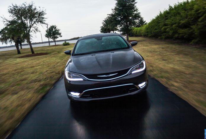 2015 Chrysler 200 - фотография 8 из 129