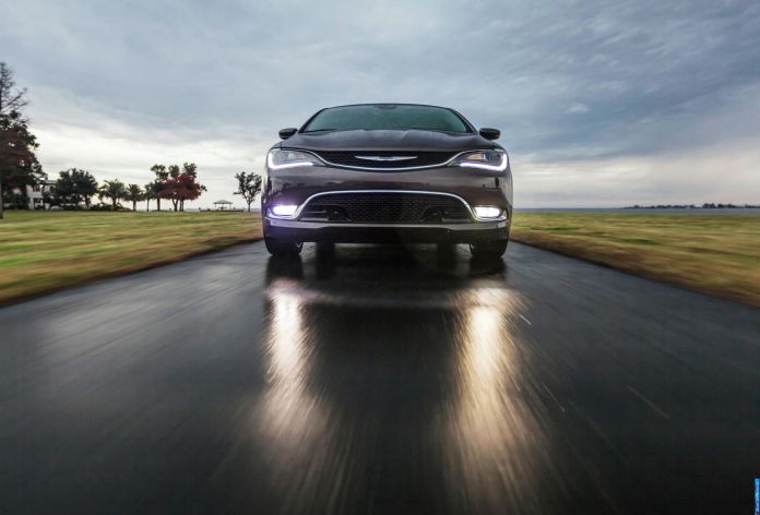 2015 Chrysler 200 - фотография 9 из 129