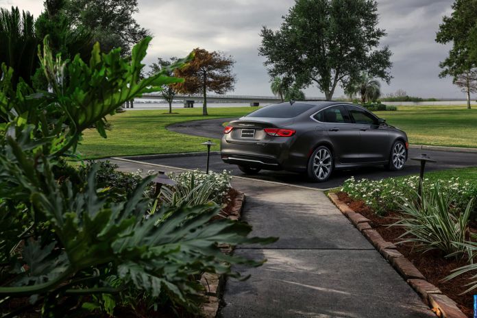 2015 Chrysler 200 - фотография 11 из 129