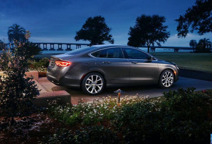 2015 Chrysler 200 - фотография 12 из 129 2015 Chrysler 200 - фотография 12 из 129