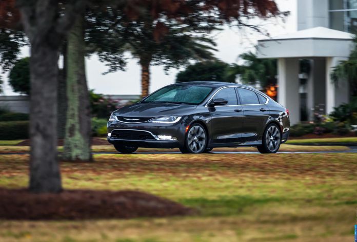 2015 Chrysler 200 - фотография 16 из 129 2015 Chrysler 200 - фотография 16 из 129