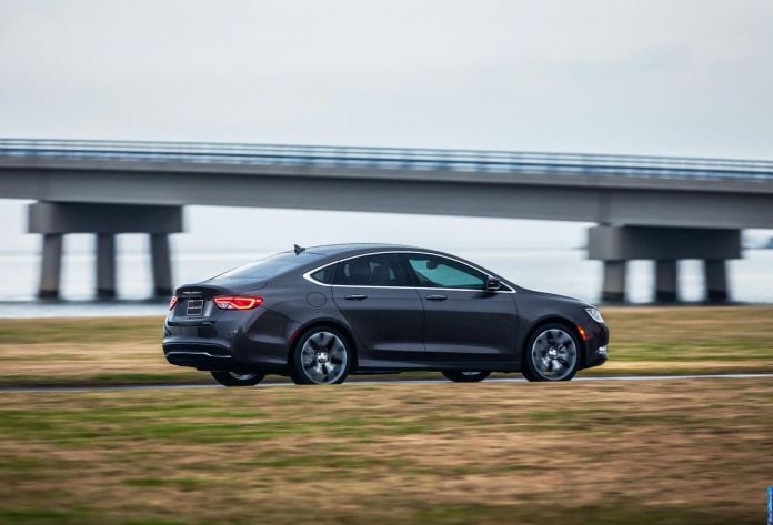 2015 Chrysler 200 - фотография 18 из 129 2015 Chrysler 200 - фотография 18 из 129