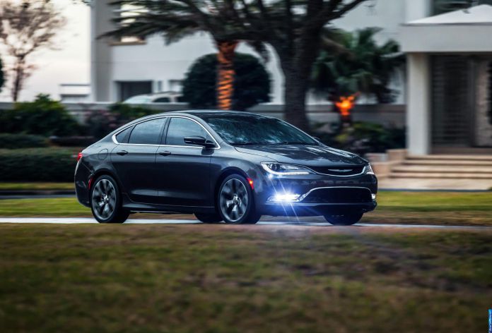 2015 Chrysler 200 - фотография 19 из 129 2015 Chrysler 200 - фотография 19 из 129