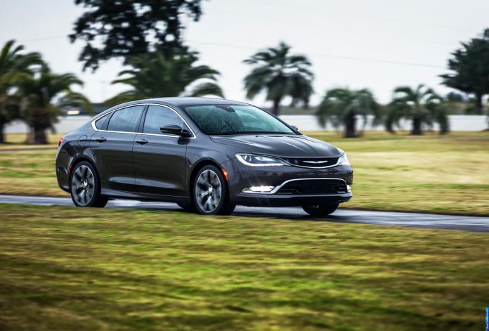 2015 Chrysler 200 - фотография 20 из 129 2015 Chrysler 200 - фотография 20 из 129