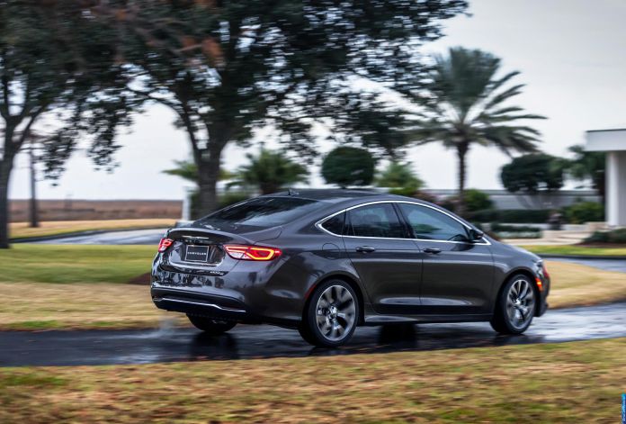 2015 Chrysler 200 - фотография 21 из 129