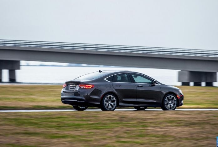 2015 Chrysler 200 - фотография 22 из 129 2015 Chrysler 200 - фотография 22 из 129