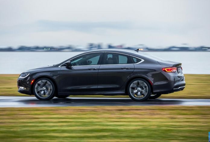 2015 Chrysler 200 - фотография 23 из 129 2015 Chrysler 200 - фотография 23 из 129