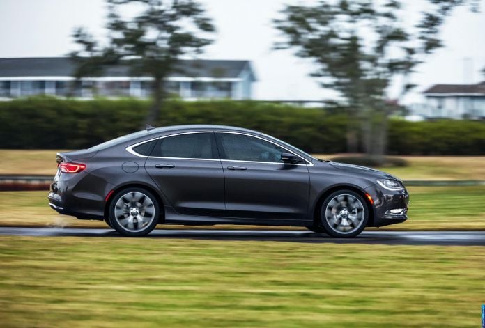 2015 Chrysler 200 - фотография 25 из 129 2015 Chrysler 200 - фотография 25 из 129