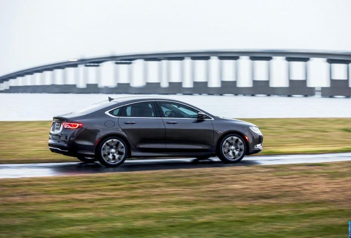 2015 Chrysler 200 - фотография 32 из 129 2015 Chrysler 200 - фотография 32 из 129