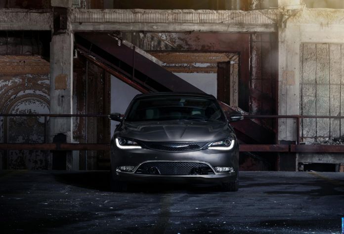 2015 Chrysler 200 - фотография 38 из 129