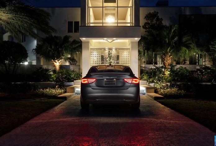 2015 Chrysler 200 - фотография 44 из 129 2015 Chrysler 200 - фотография 44 из 129