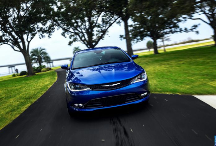 2015 Chrysler 200 - фотография 74 из 129 2015 Chrysler 200 - фотография 74 из 129