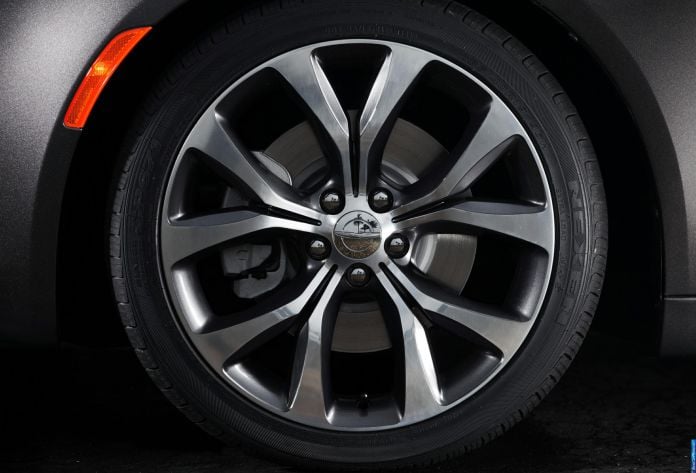 2015 Chrysler 200 - фотография 108 из 129
