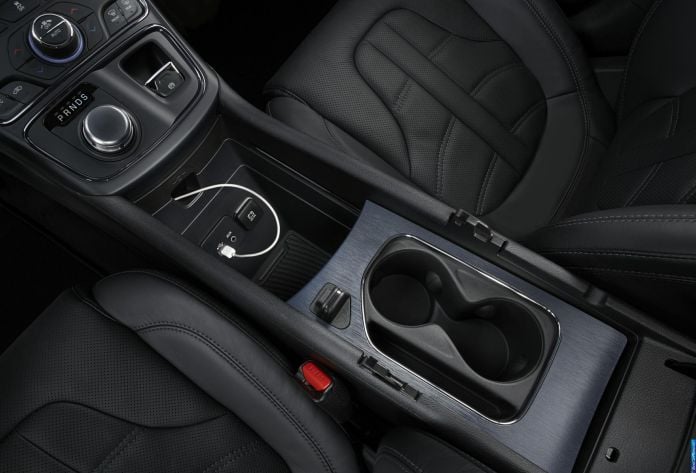 2015 Chrysler 200 - фотография 119 из 129