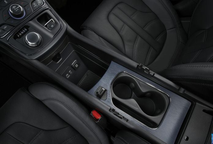 2015 Chrysler 200 - фотография 120 из 129