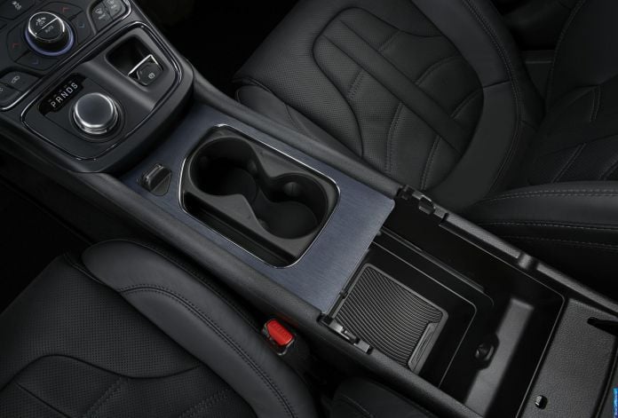 2015 Chrysler 200 - фотография 121 из 129