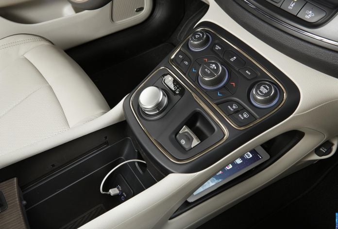 2015 Chrysler 200 - фотография 126 из 129