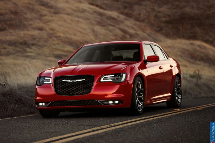 2015 Chrysler 300 - фотография 1 из 226