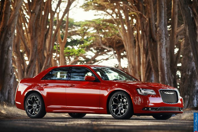 2015 Chrysler 300 - фотография 7 из 226