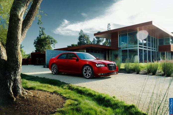 2015 Chrysler 300 - фотография 17 из 226