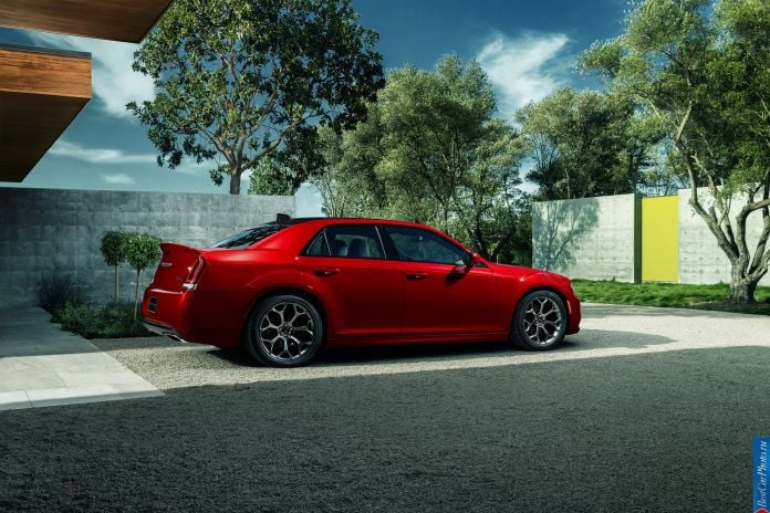 2015 Chrysler 300 - фотография 23 из 226