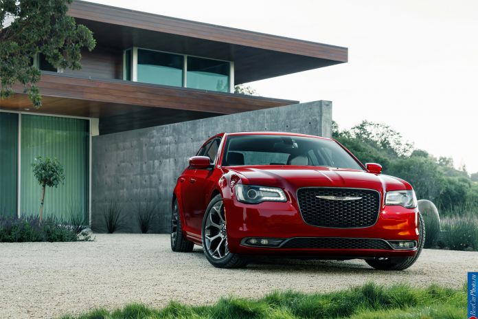 2015 Chrysler 300 - фотография 25 из 226