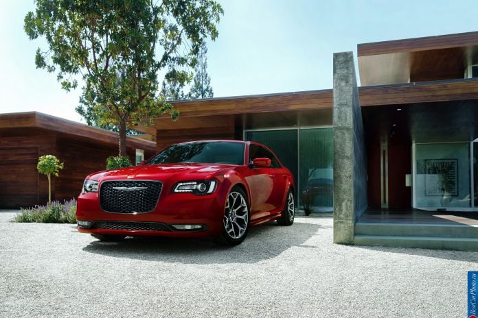 2015 Chrysler 300 - фотография 27 из 226