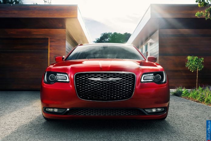 2015 Chrysler 300 - фотография 31 из 226