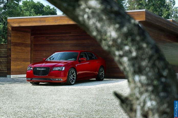 2015 Chrysler 300 - фотография 35 из 226 2015 Chrysler 300 - фотография 35 из 226